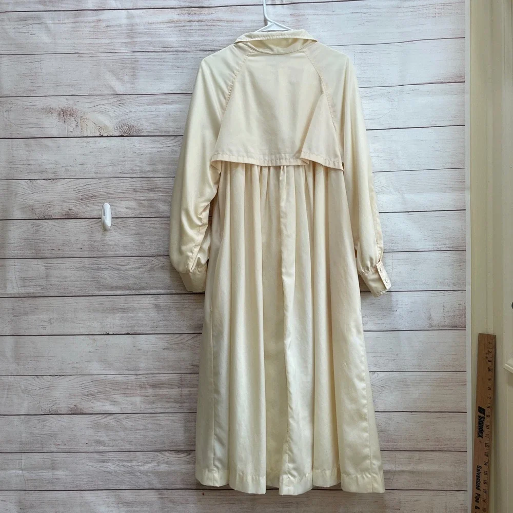 VINTAGE MARGUERITE RUBEL LIGHTWEIGHT NYLON COAT IN PALE‎ YELLOW - Picture 6 of 12